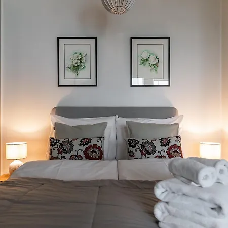 Arctic Mint Apartment *